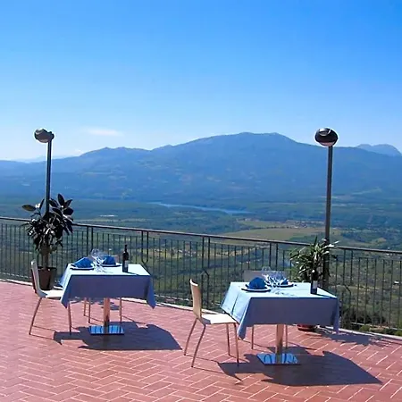 Dell'arpa فندق 3*