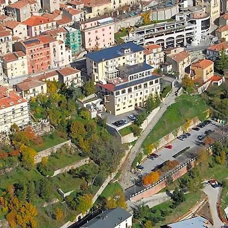 Dell'arpa فندق 3*
