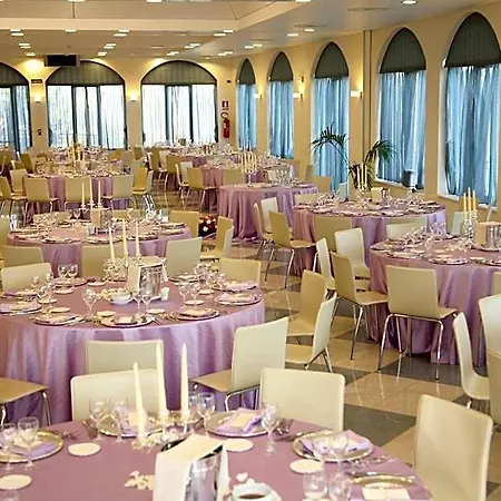 Dell'arpa فندق